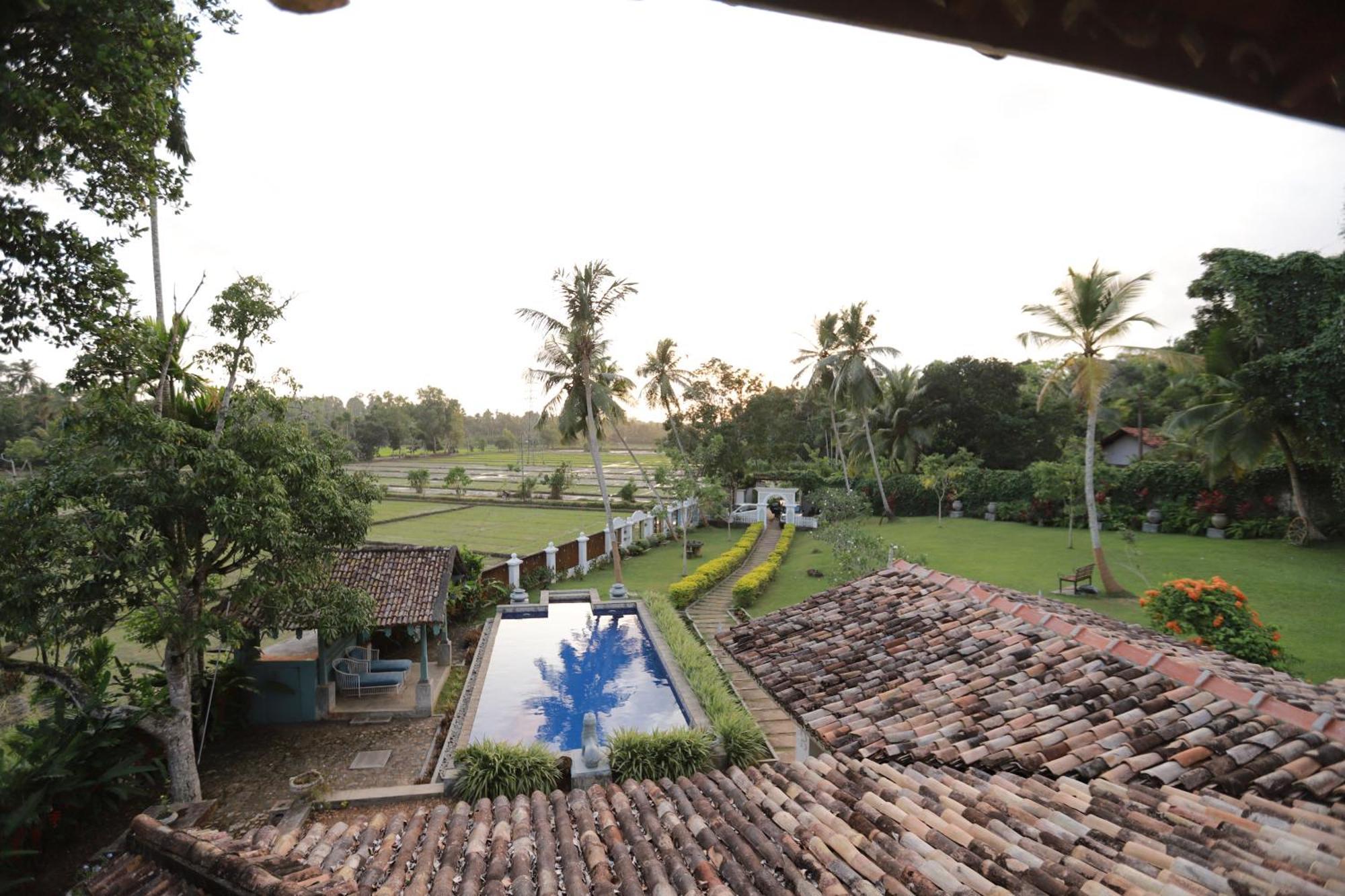 Villa Kubura Hikkaduwa Bagian luar foto