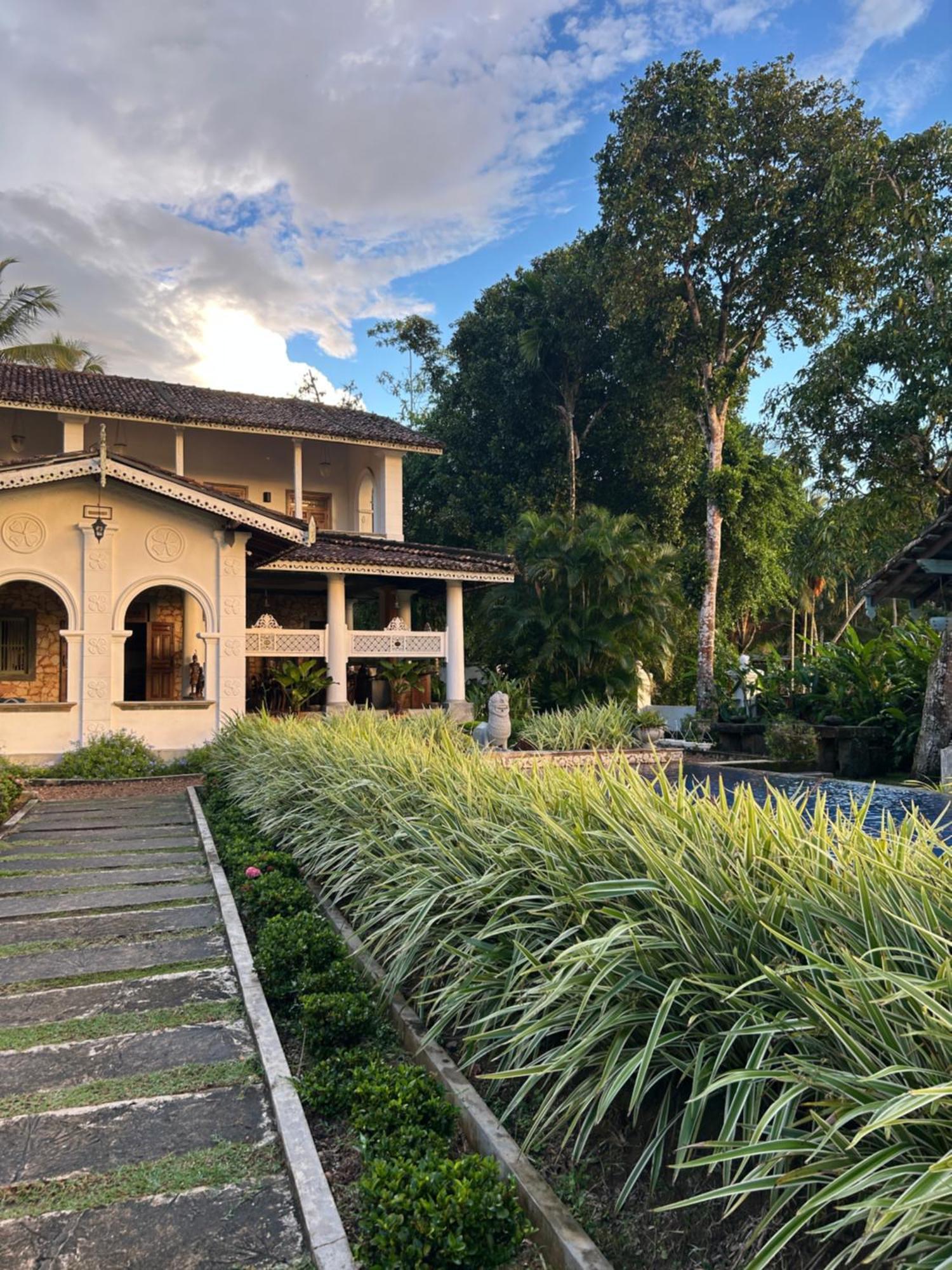 Villa Kubura Hikkaduwa Bagian luar foto