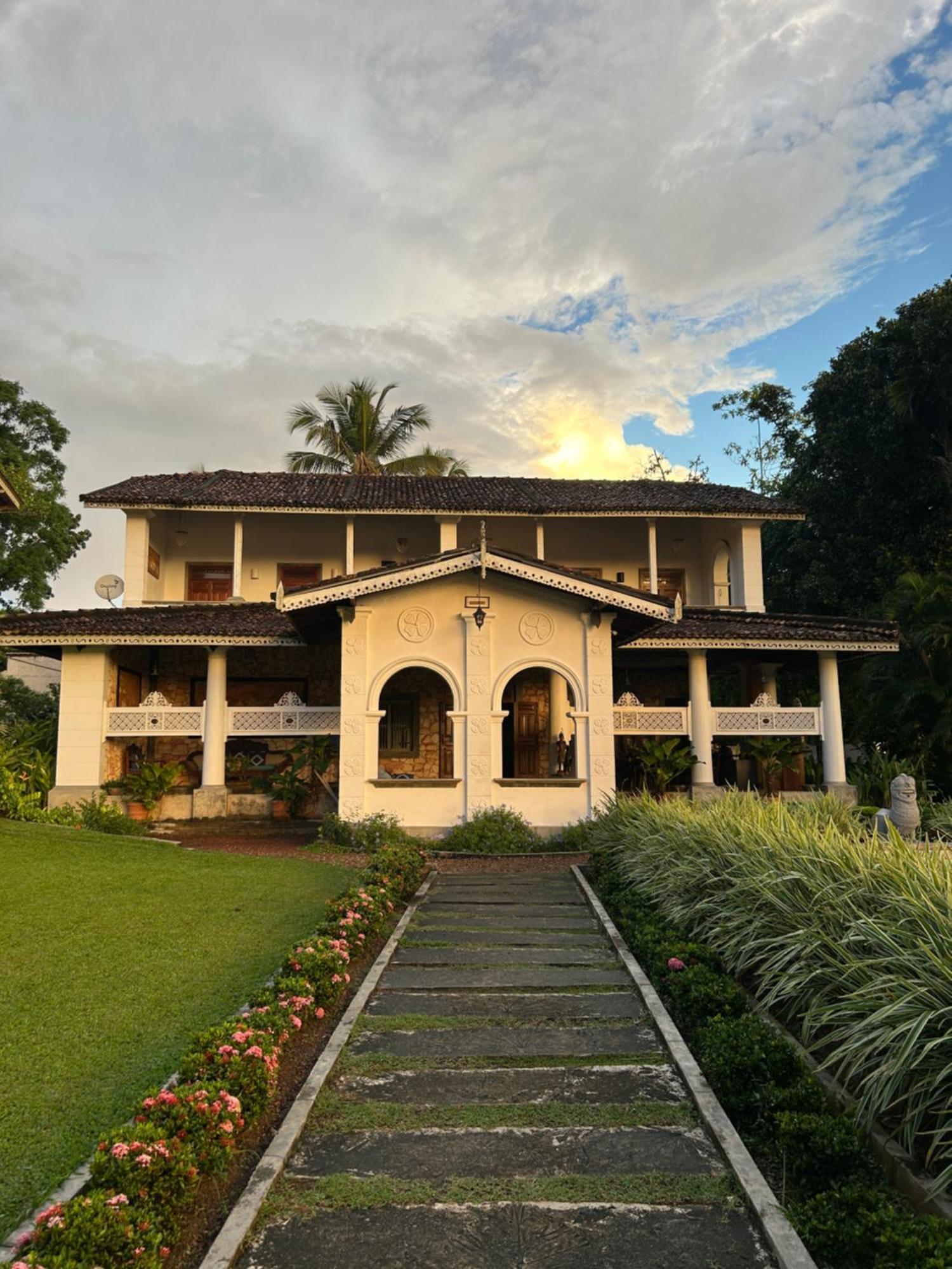 Villa Kubura Hikkaduwa Bagian luar foto
