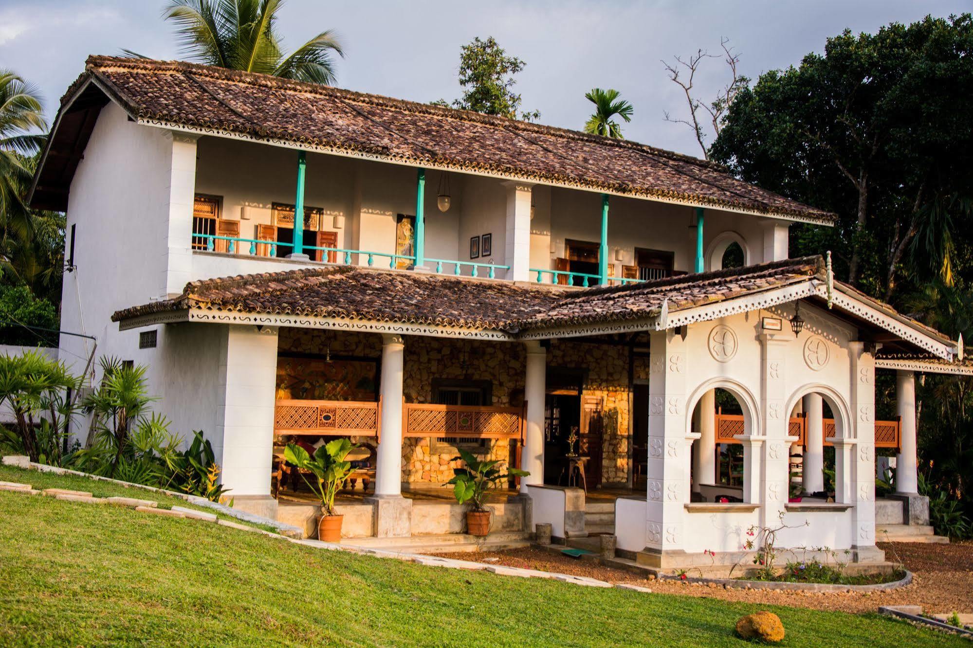 Villa Kubura Hikkaduwa Bagian luar foto