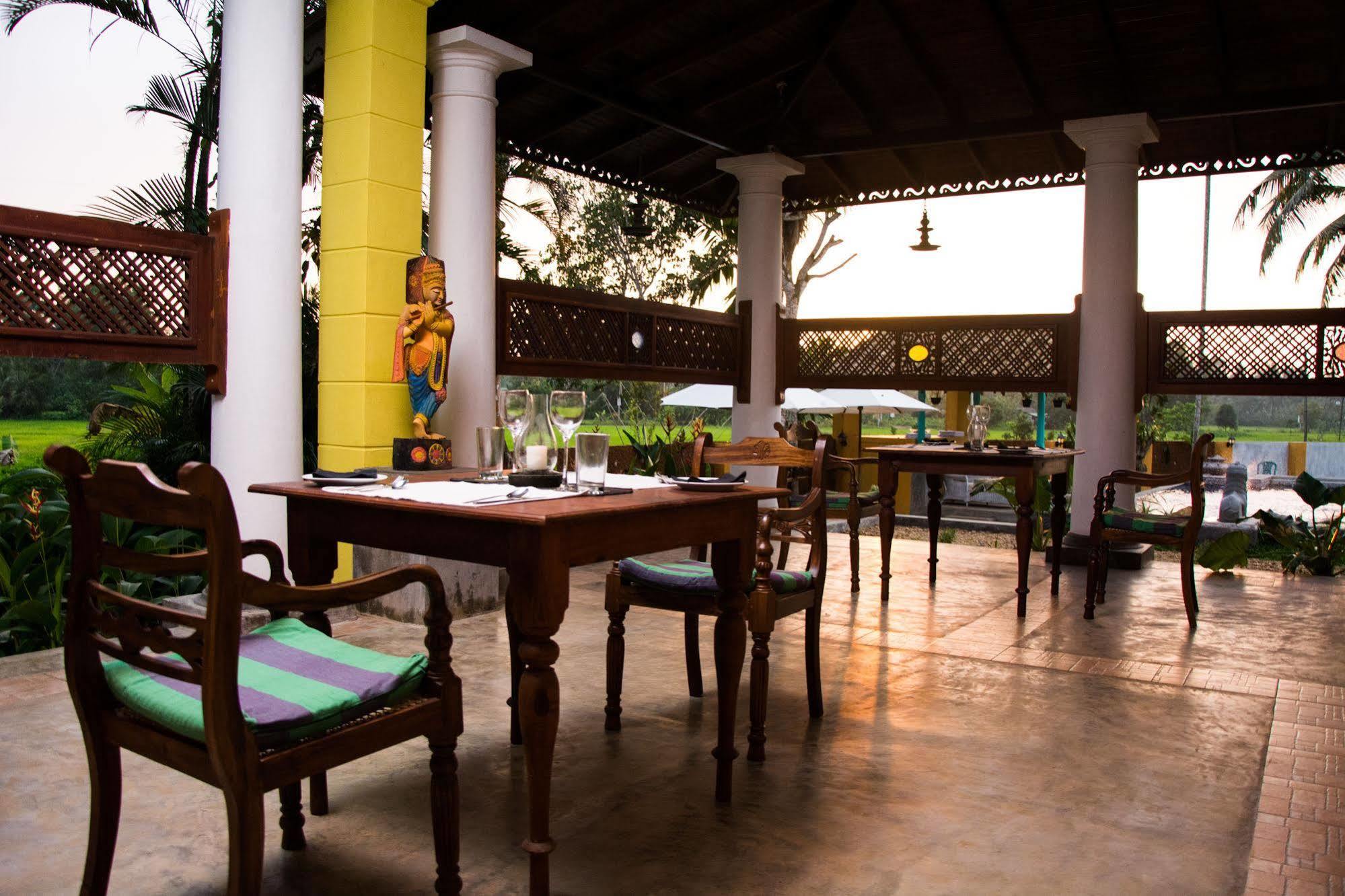 Villa Kubura Hikkaduwa Bagian luar foto