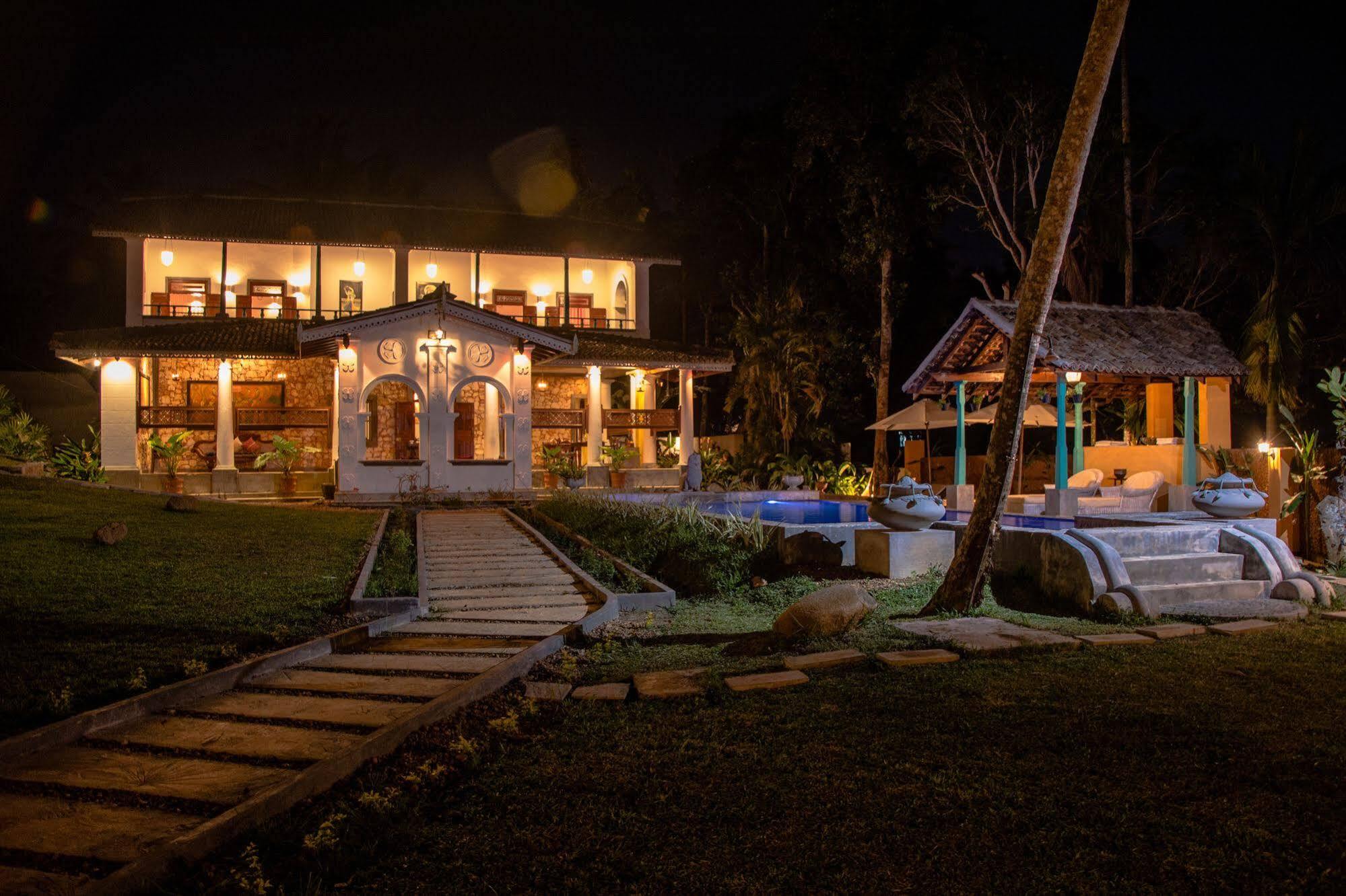 Villa Kubura Hikkaduwa Bagian luar foto